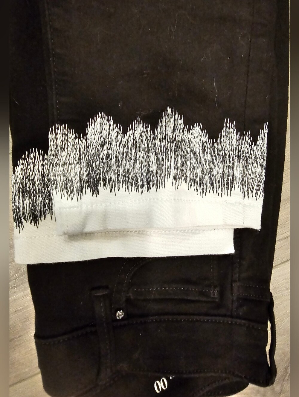 White House Black Market Black Slim Crop Jeans Embroidered Hem 00 - Picture 4 of 10